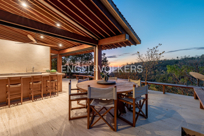 VENTA CASA CUACHALALA, MAZUNTE, OAXACA.