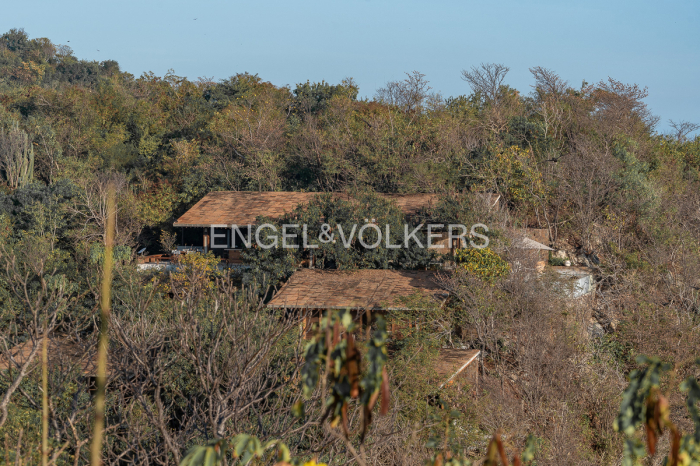 VENTA CASA CUACHALALA, MAZUNTE, OAXACA.