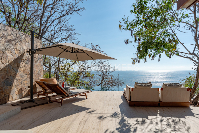 VENTA CASA CUACHALALA, MAZUNTE, OAXACA.