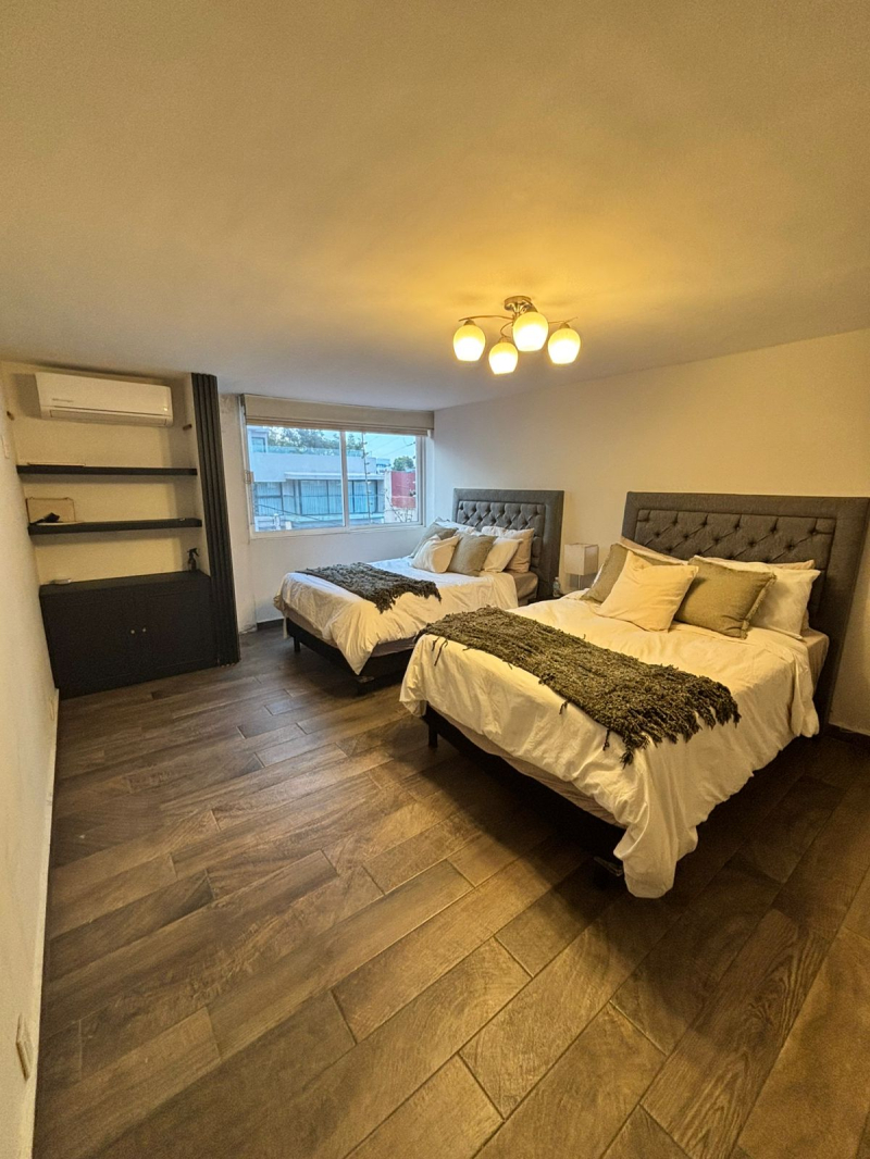 Casa En Renta Lomas De Tecamachalco En Calle Cerrada.