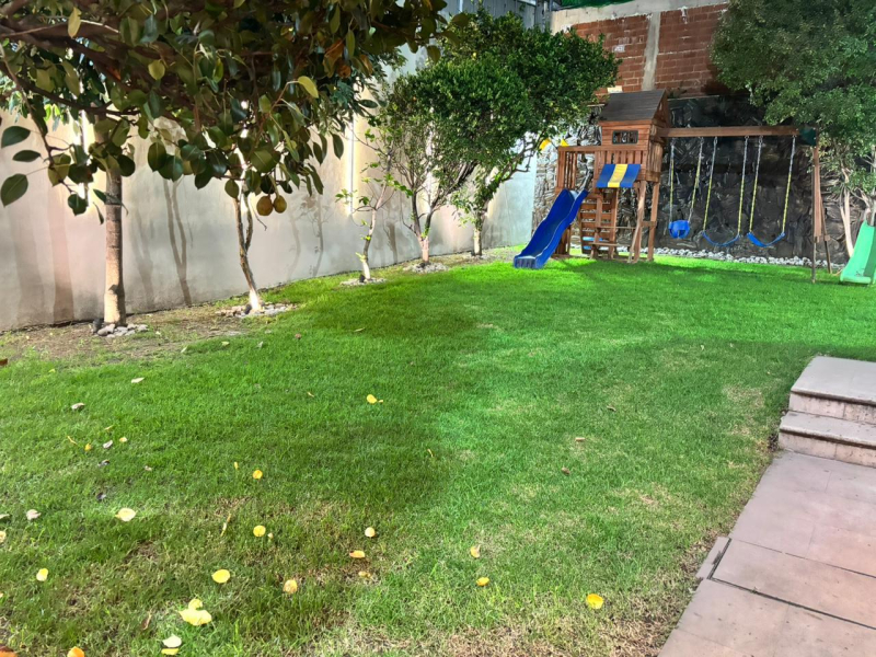 Casa En Renta Lomas De Tecamachalco En Calle Cerrada.