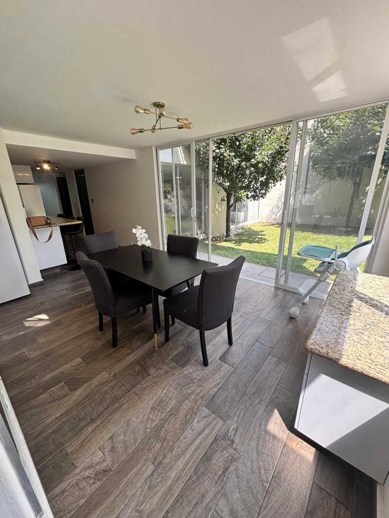 Casa En Renta Lomas De Tecamachalco En Calle Cerrada.