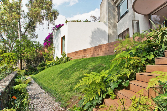 CASA EN VENTA EN LOMAS DE BEZARES