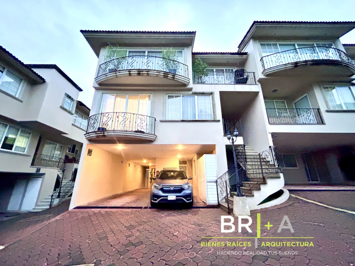 Casa en condominio en venta en Interlomas