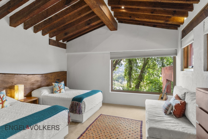 Casa En Venta En Valle De Bravo Con Vista Al Lago 