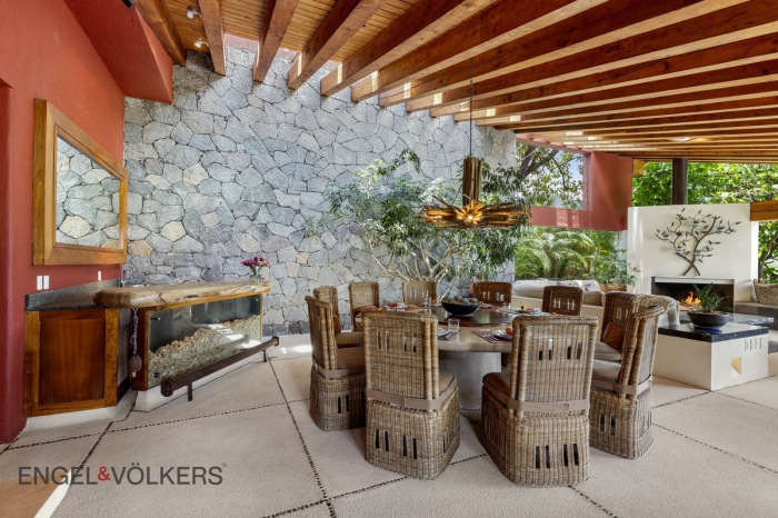 Casa En Venta En Valle De Bravo Con Vista Al Lago 