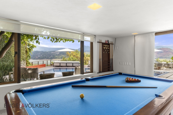 Casa En Venta En Valle De Bravo Con Vista Al Lago 