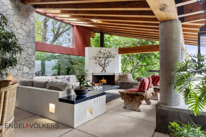 Casa En Venta En Valle De Bravo Con Vista Al Lago 