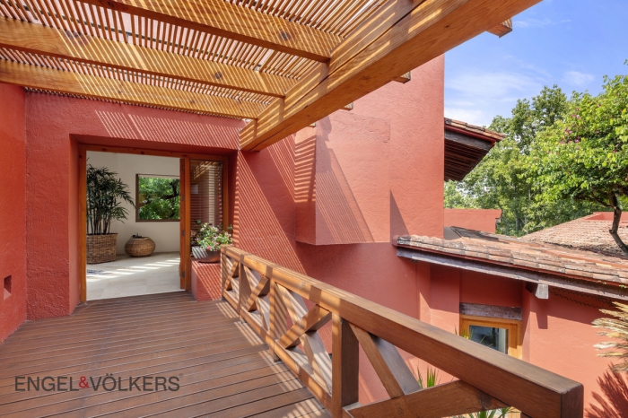 Casa En Venta En Valle De Bravo Con Vista Al Lago 