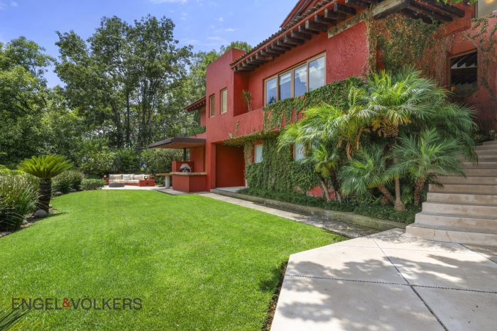 Casa En Venta En Valle De Bravo Con Vista Al Lago 