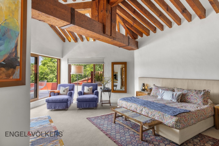 Casa En Venta En Valle De Bravo Con Vista Al Lago 