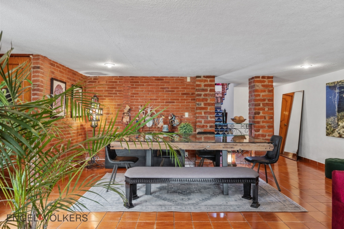 Casa En Venta Con Gran Jardin En Contadero