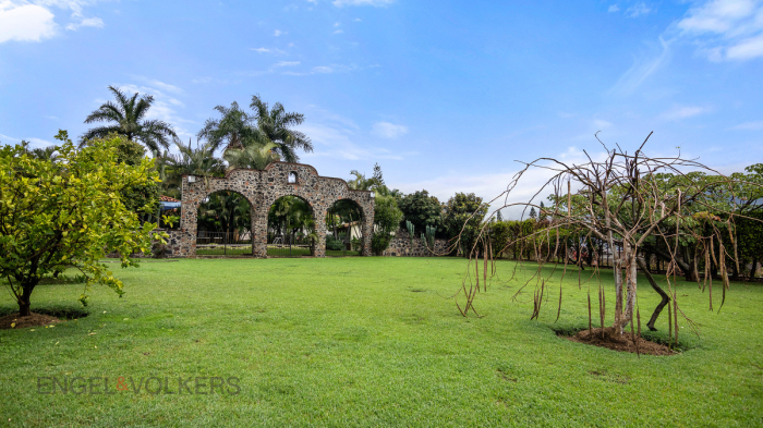 Casa En Venta En Fraccionamiento Lomas De Cocoyoc