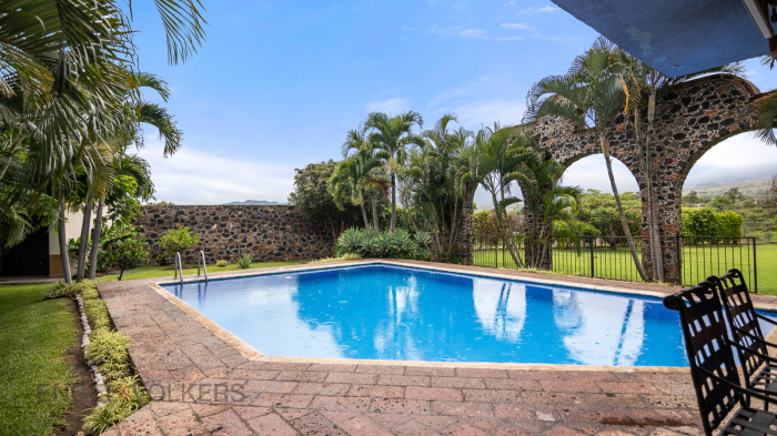 Casa En Venta En Fraccionamiento Lomas De Cocoyoc