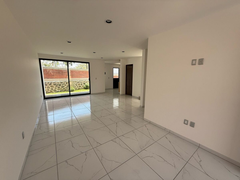 CASA EN VENTA RESIDENCIAL BUGAMBILIAS