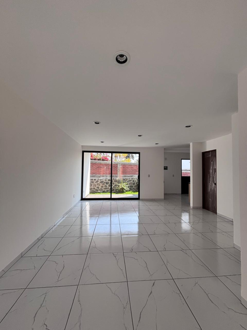 CASA EN VENTA RESIDENCIAL BUGAMBILIAS