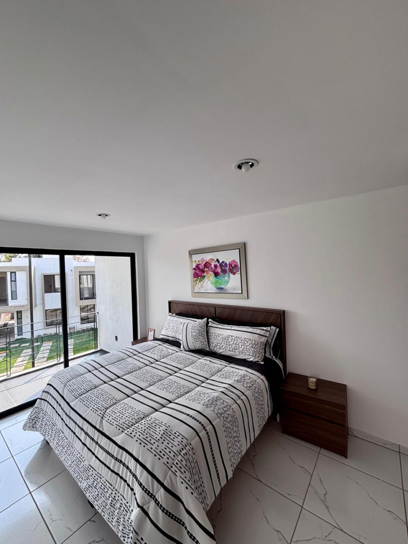 CASA EN VENTA RESIDENCIAL BUGAMBILIAS