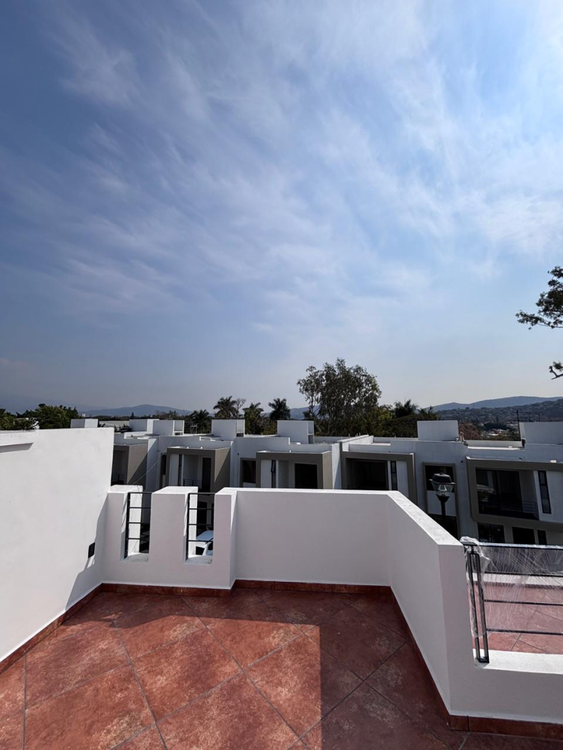 CASA EN VENTA RESIDENCIAL BUGAMBILIAS