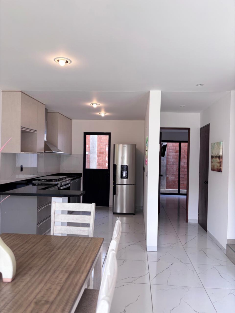 CASA EN VENTA RESIDENCIAL BUGAMBILIAS