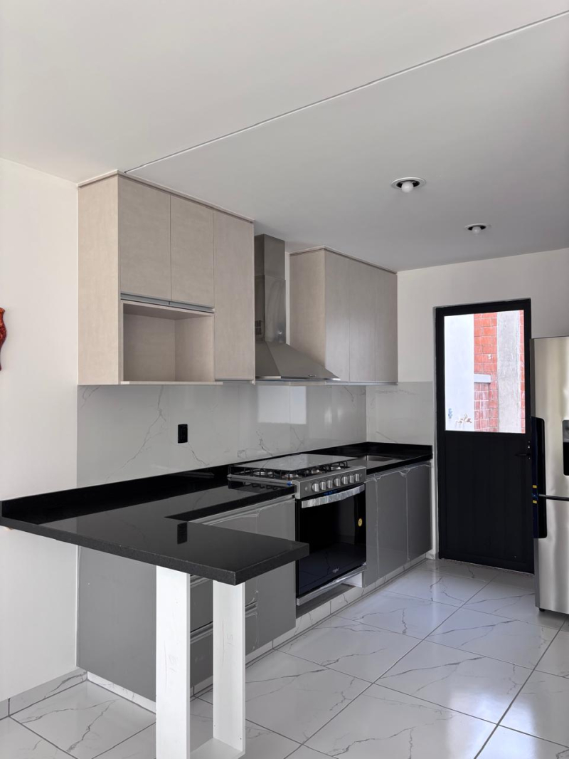 CASA EN VENTA RESIDENCIAL BUGAMBILIAS