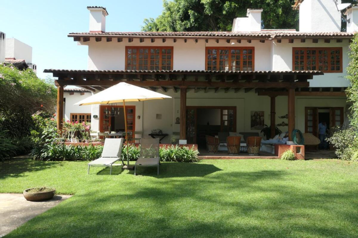 CASA EN CONDOMINIO, En RENTA, Santa María Ahuacatlán, Valle De Bravo, Edo. De México.