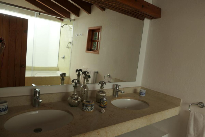 CASA EN CONDOMINIO, En RENTA, Santa María Ahuacatlán, Valle De Bravo, Edo. De México.