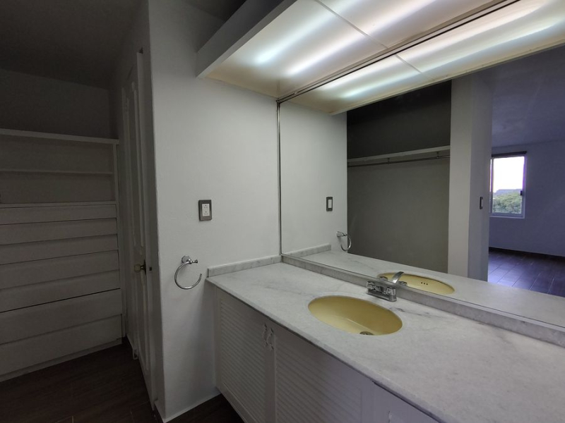 Renta Departamento En Pedregal 2, Verona Piso 4