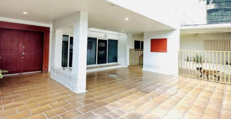 Casa En Venta En Fraccionamiento Prados De Providencia