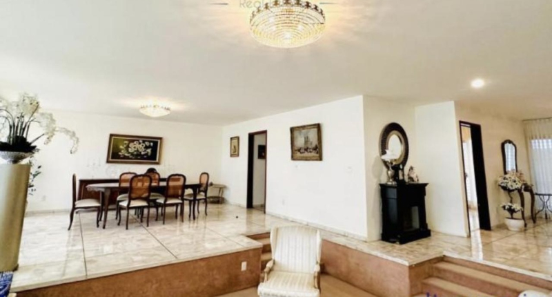 Casa En Venta En Fraccionamiento Prados De Providencia