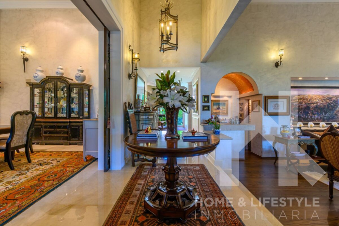 venta casa en hacienda de valle escondido