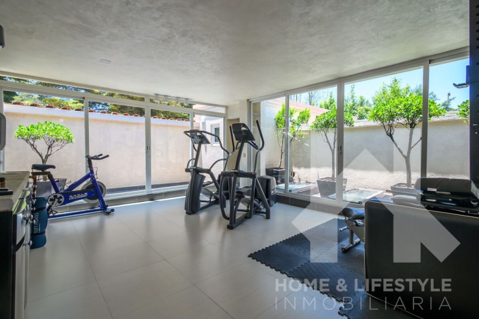 venta casa y terreno con amplio jardín en hacienda de valle escondido