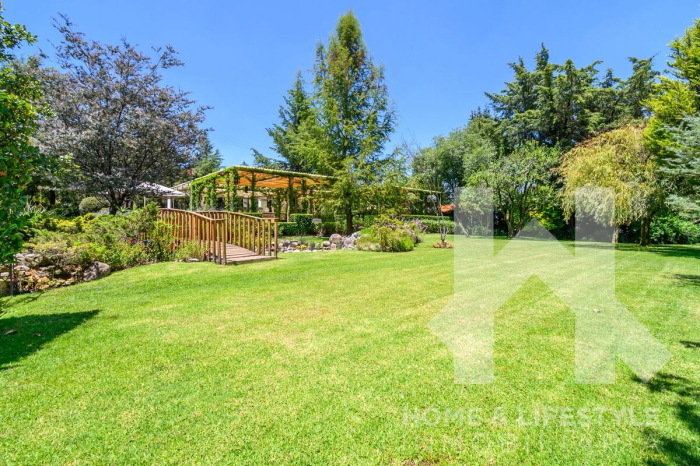 venta casa y terreno con amplio jardín en hacienda de valle escondido