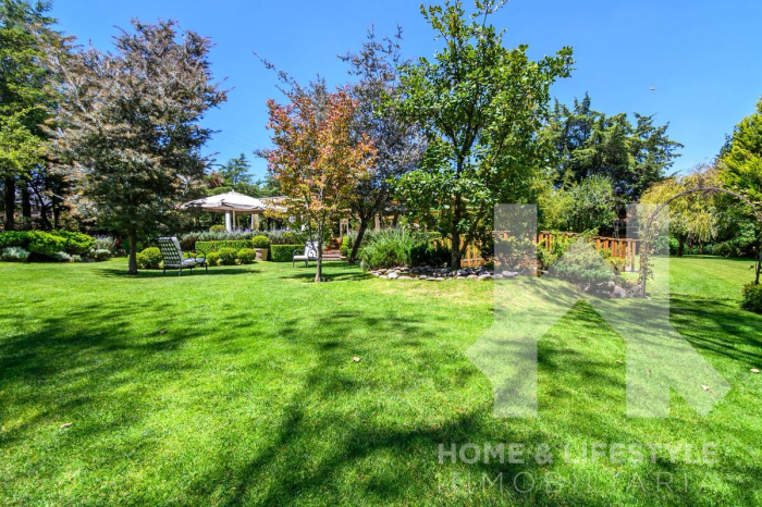 venta casa y terreno con amplio jardín en hacienda de valle escondido