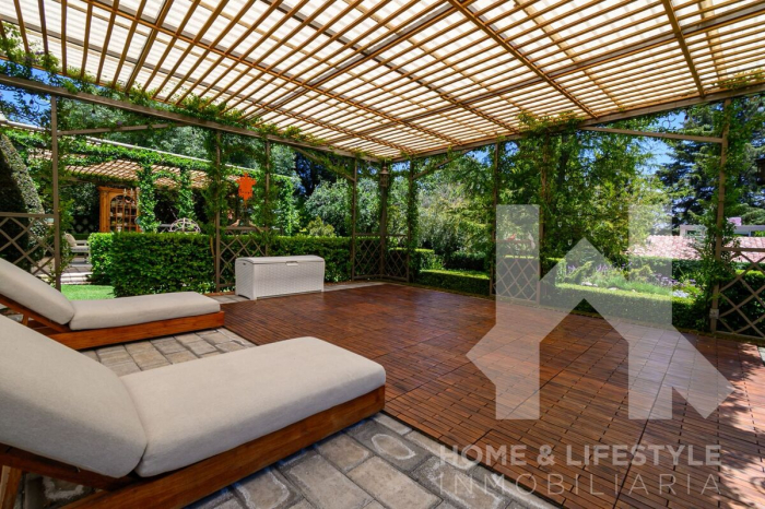 venta casa y terreno con amplio jardín en hacienda de valle escondido