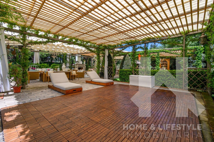 venta casa y terreno con amplio jardín en hacienda de valle escondido