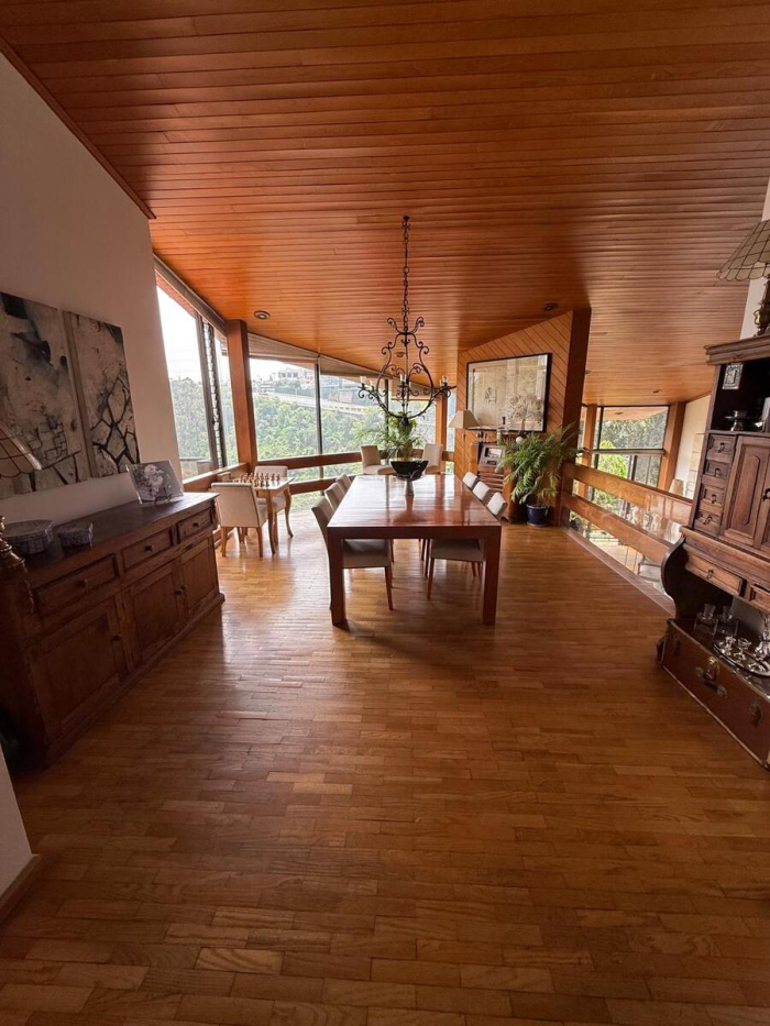 Residencia en Lomas AnÃ¡huac, gran espacio, ideal para familias grandes