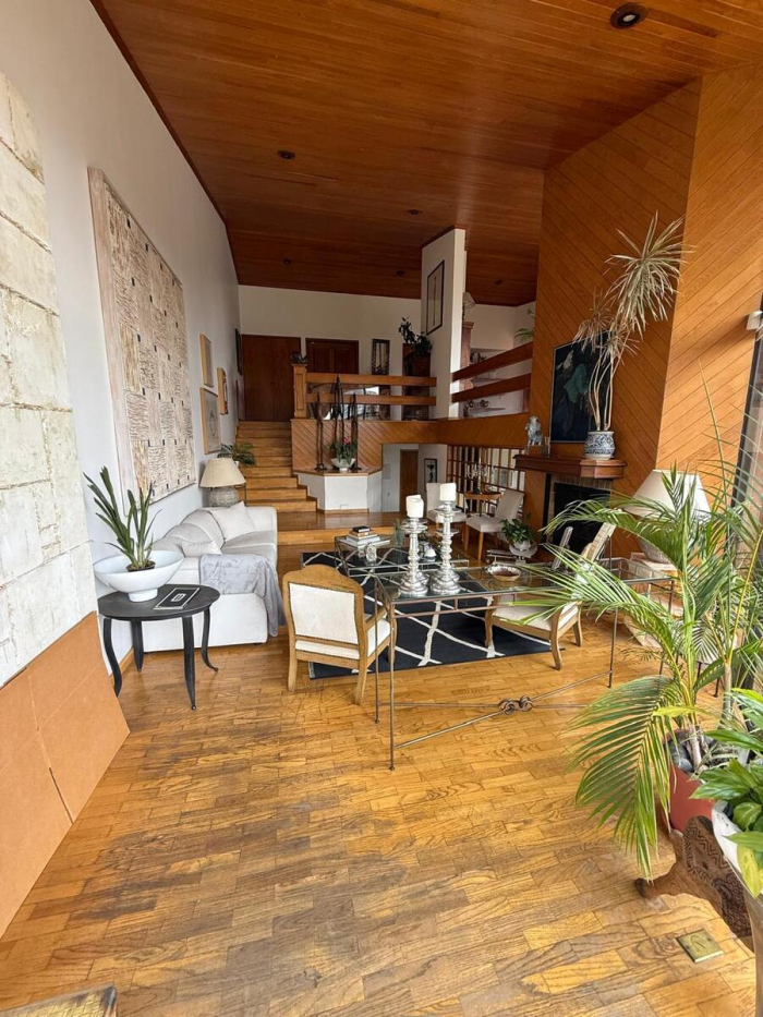 residencia en lomas anáhuac, gran espacio, ideal para familias grandes