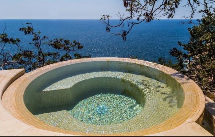 espectacular villa en venta en banyan tree, acapulco diamante