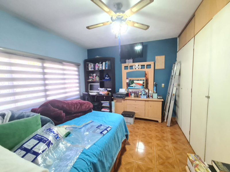 SE VENDE CASA CON LOCALES COMERCIALES EN GUSTAVO A. MADERO CDMX