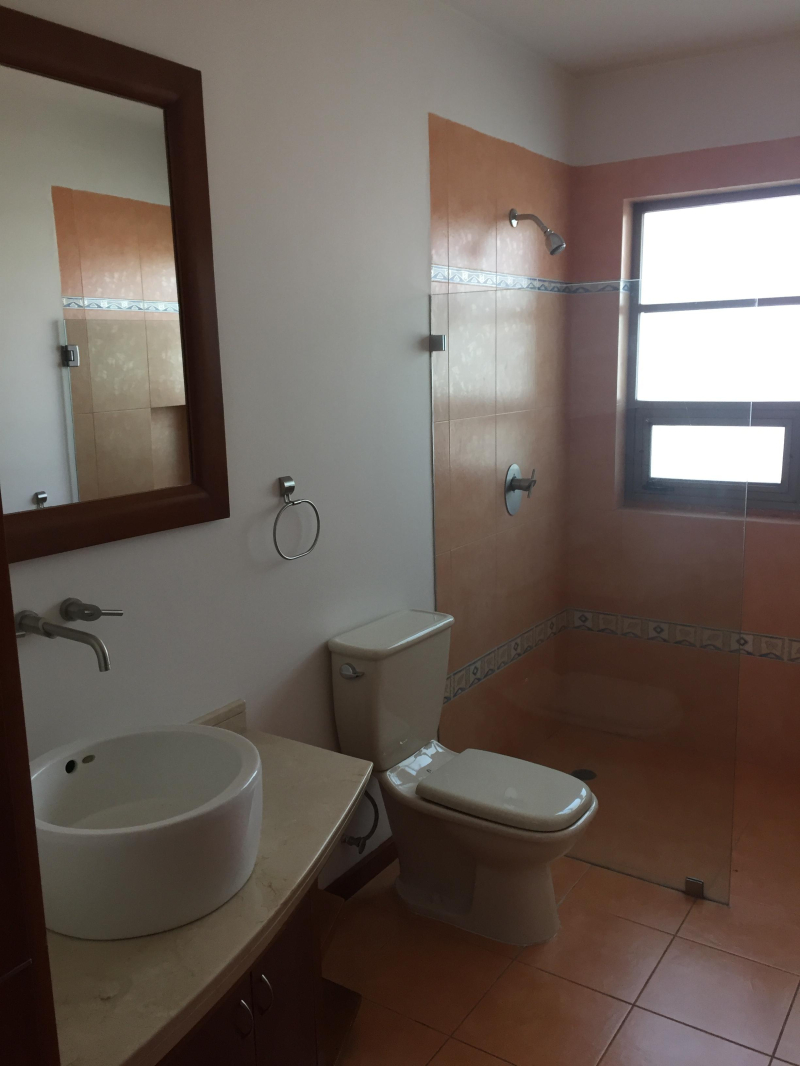 Casa En Renta �?? Coto Valencia, Puerta De Hierro, Zapopan