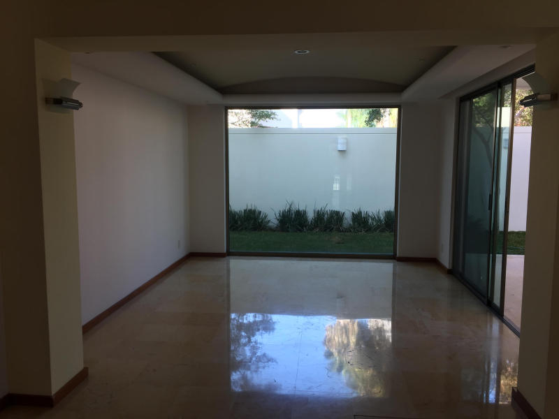 Casa En Renta �?? Coto Valencia, Puerta De Hierro, Zapopan
