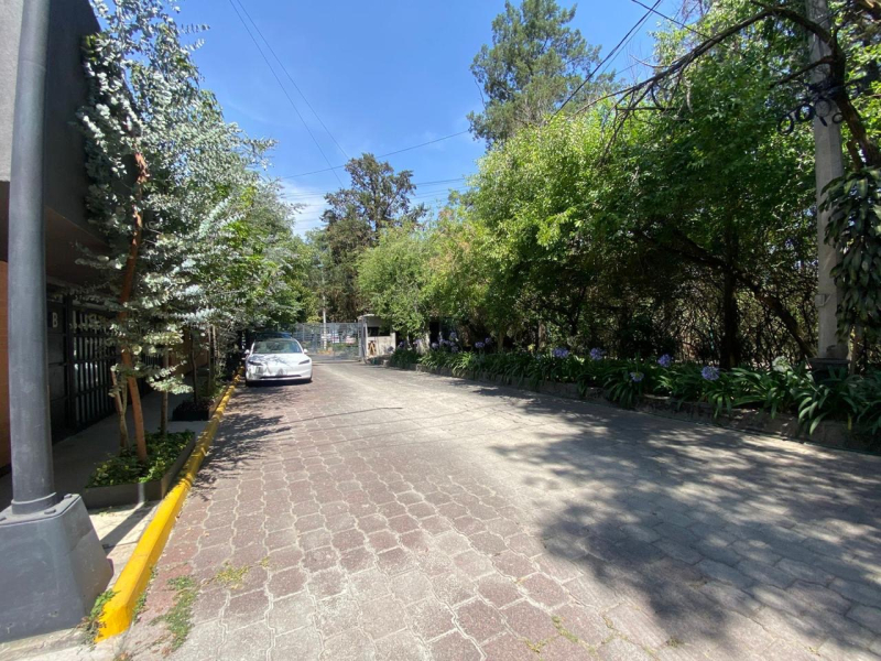 CASA EN PRIVADA EN VENTA - AGUA CALIENTE- LOMAS HIPÃ“DROMO