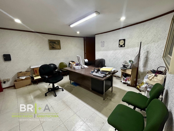 Edificio Comercial Con Locales Y Oficinas En Venta En Col. Centro