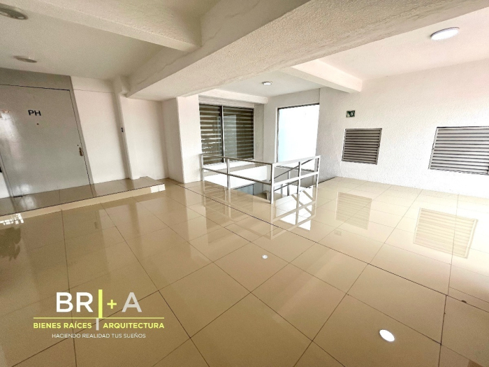 Edificio Comercial Con Locales Y Oficinas En Venta En Col. Centro