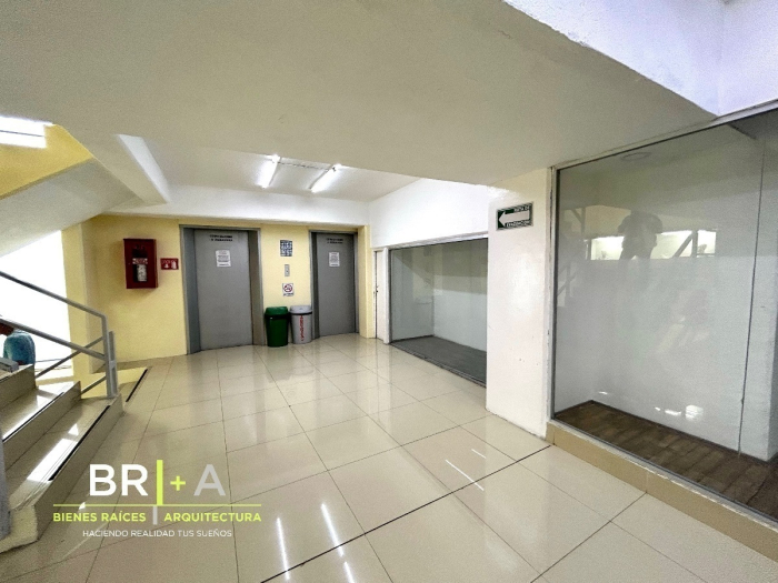 Edificio Comercial Con Locales Y Oficinas En Venta En Col. Centro