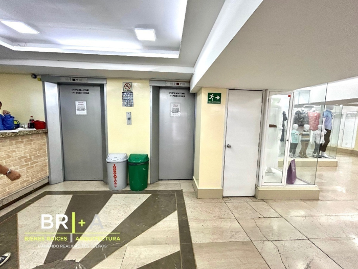 Edificio Comercial Con Locales Y Oficinas En Venta En Col. Centro