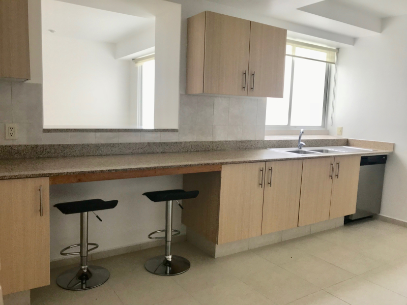 Departamento En Renta En Bosque Real