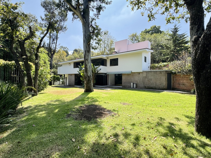 renta casa en bosque de las lomas