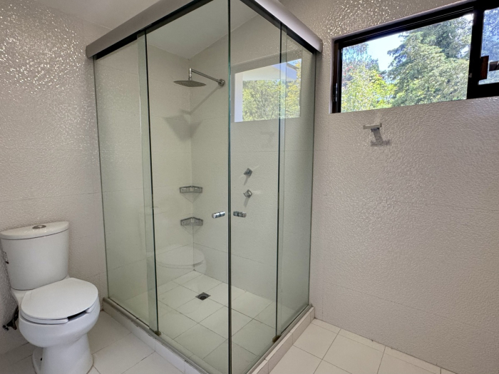 RENTA CASA EN BOSQUE DE LAS LOMAS