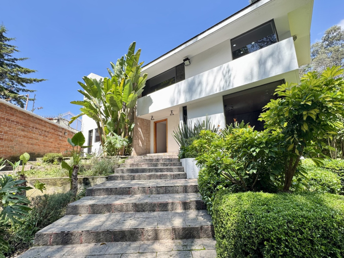 RENTA CASA EN BOSQUE DE LAS LOMAS